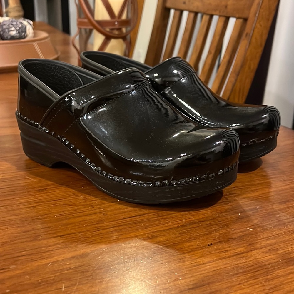 Dansko Professional Patent Shoes Mules Clogs new Womens Size 6.5-7 US - - 37
